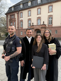 Ausbildung & Karriere